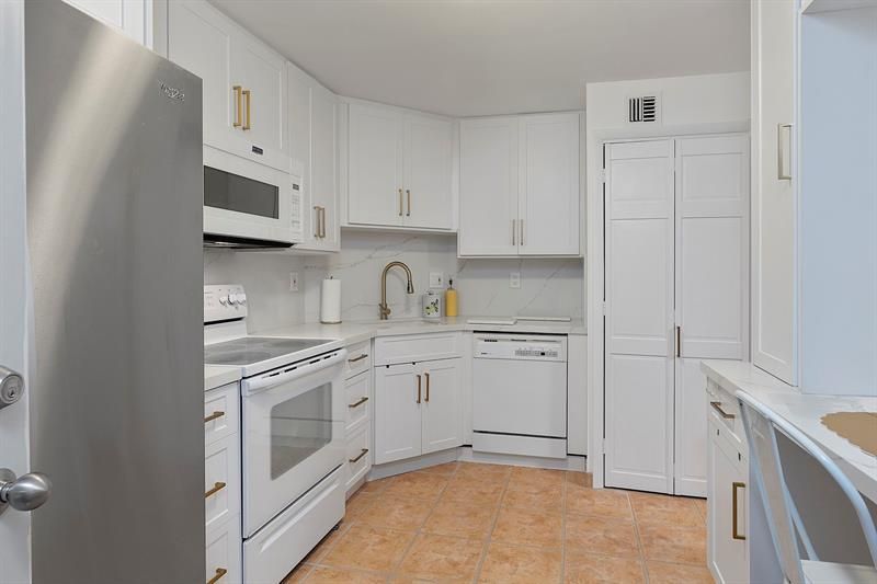 4020 Galt Ocean Drive, Unit 1004, Fort Lauderdale, FL 33308 Photo