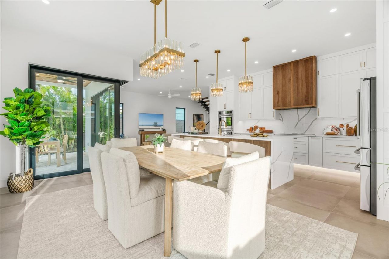 2111 Hawthorne Street, Sarasota, FL 34239 Photo