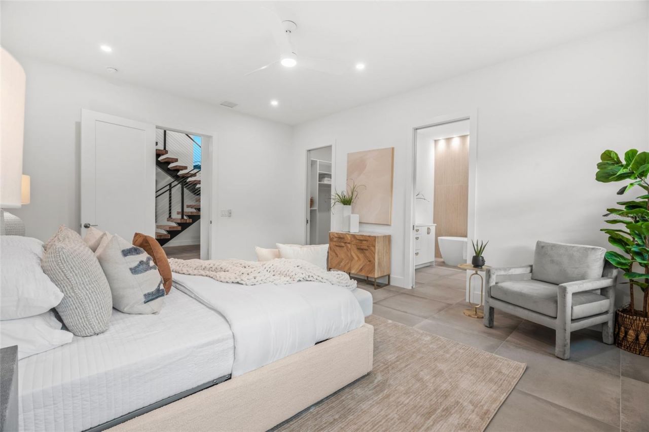 2111 Hawthorne Street, Sarasota, FL 34239 Photo