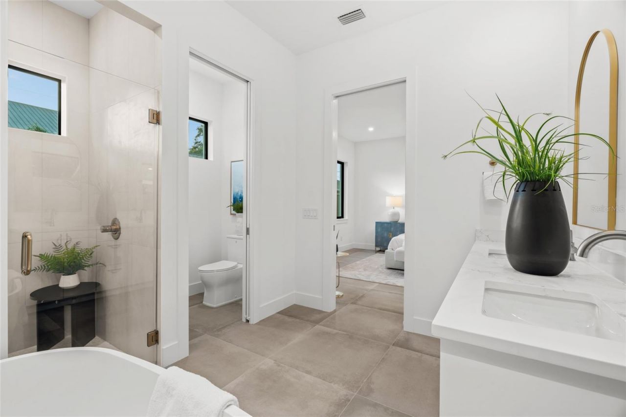 2111 Hawthorne Street, Sarasota, FL 34239 Photo