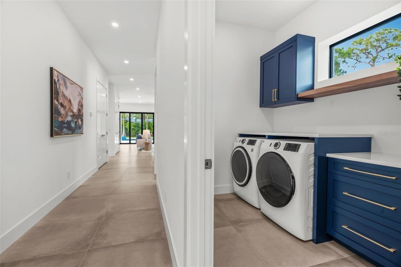 2111 Hawthorne Street, Sarasota, FL 34239 Photo