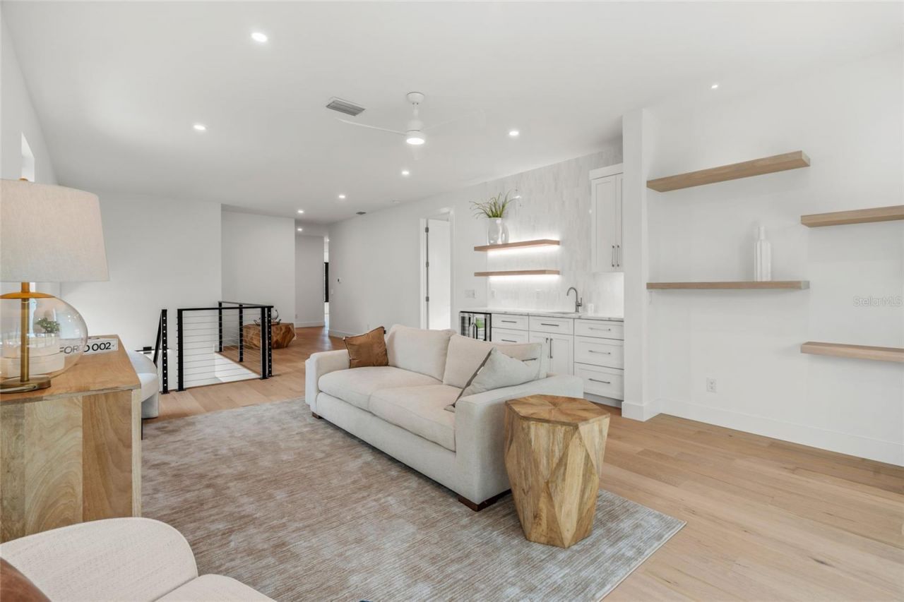 2111 Hawthorne Street, Sarasota, FL 34239 Photo