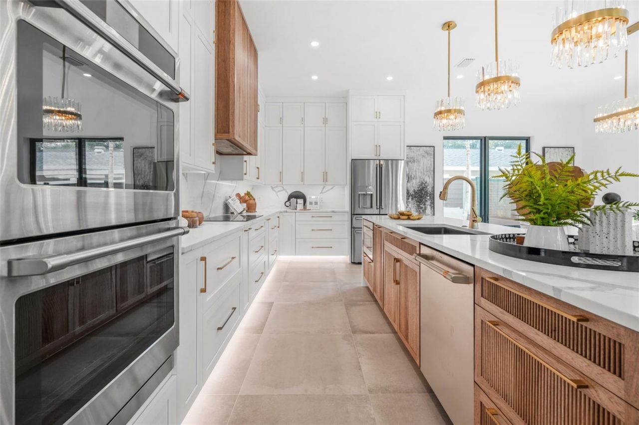 2111 Hawthorne Street, Sarasota, FL 34239 Photo