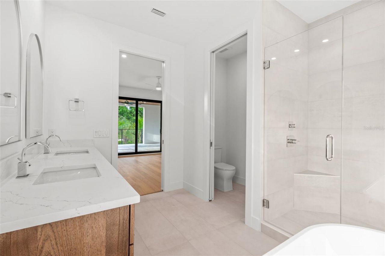 2111 Hawthorne Street, Sarasota, FL 34239 Photo