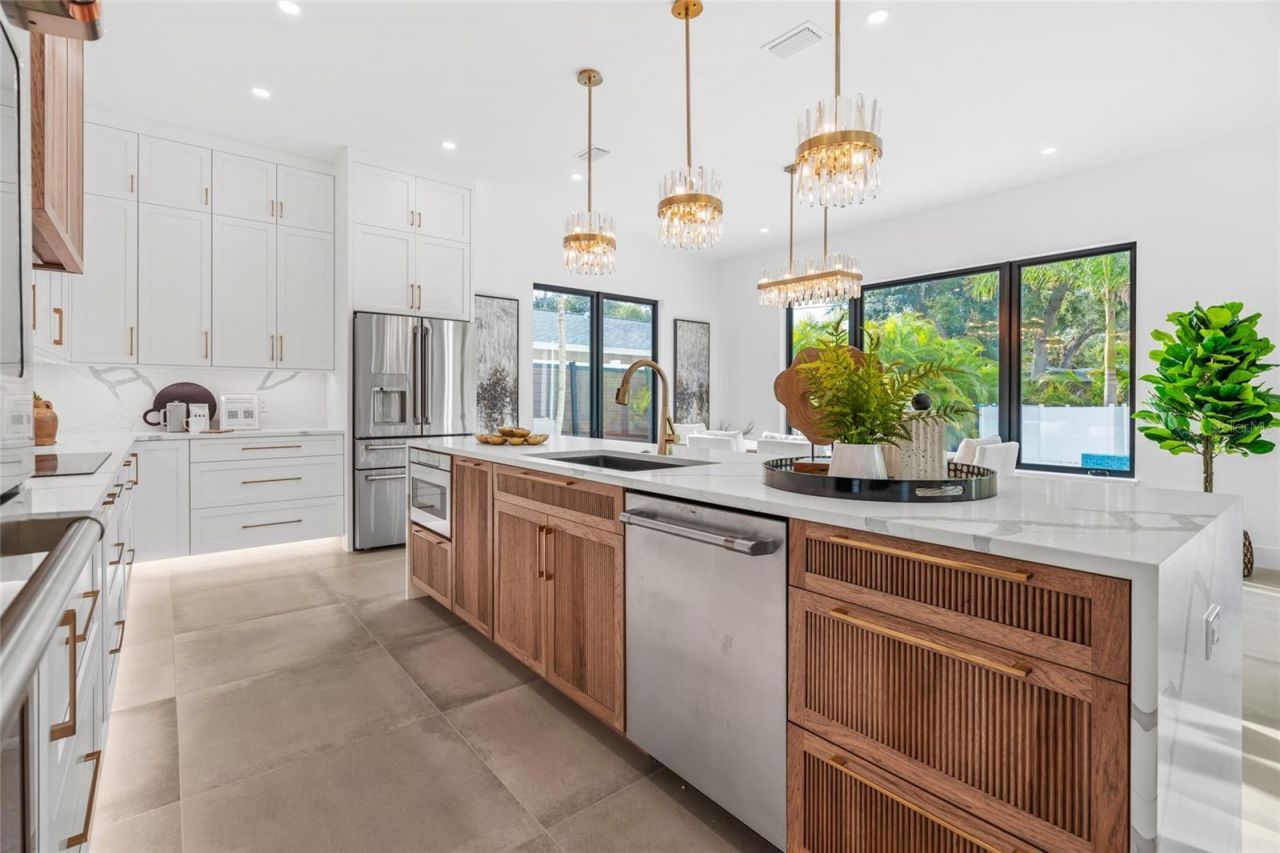 2111 Hawthorne Street, Sarasota, FL 34239 Photo