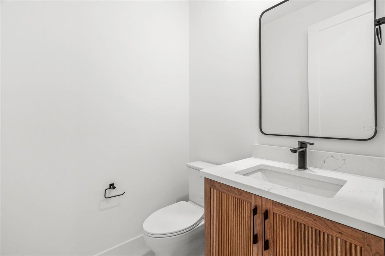 2111 Hawthorne Street, Sarasota, FL 34239 Photo