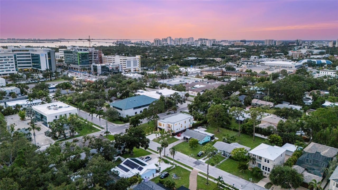 2111 Hawthorne Street, Sarasota, FL 34239 Photo