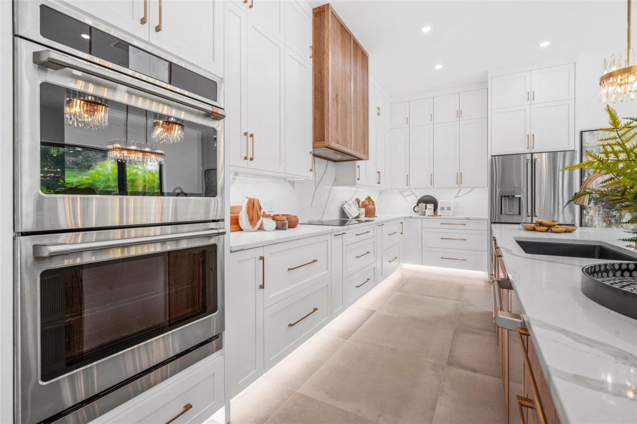 2111 Hawthorne Street, Sarasota, FL 34239 Photo