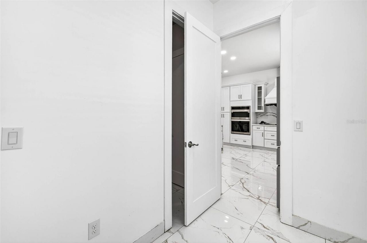 216 N Glen Arven Avenue, Temple Terrace, FL 33617 Photo