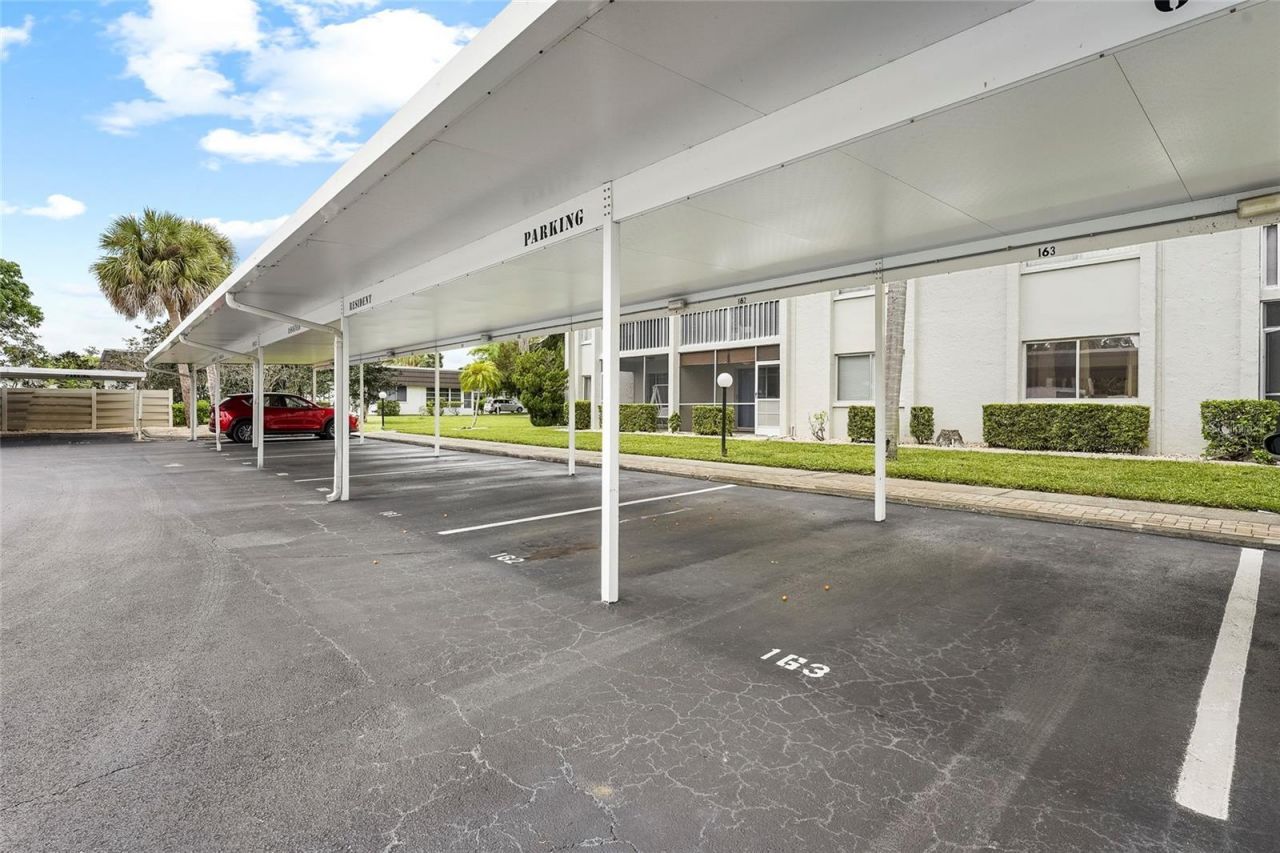 1540 Glen Oaks Drive E, Unit B134, Sarasota, FL 34232 Photo