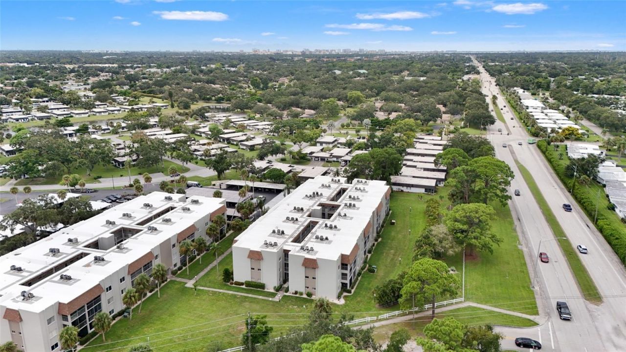1540 Glen Oaks Drive E, Unit B134, Sarasota, FL 34232 Photo
