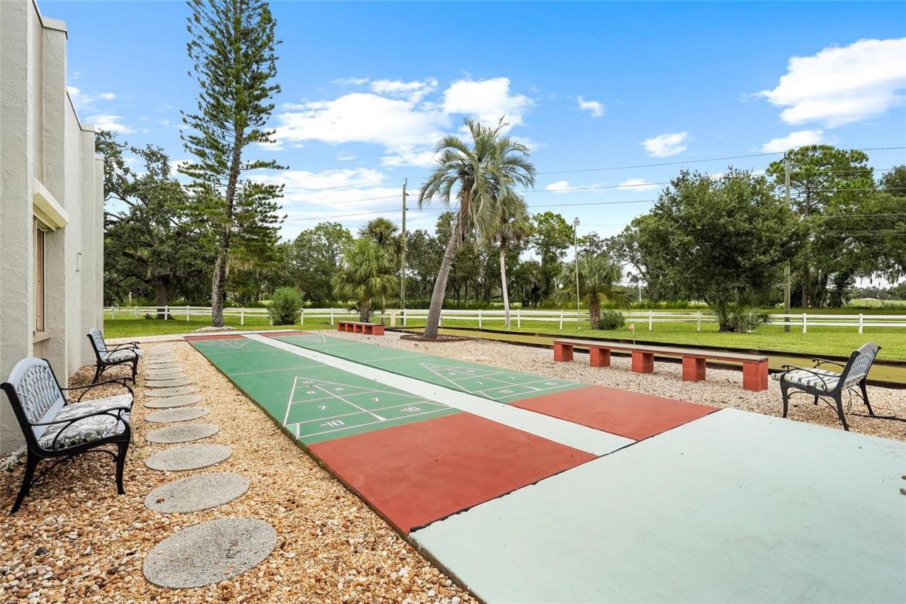 1540 Glen Oaks Drive E, Unit B134, Sarasota, FL 34232 Photo