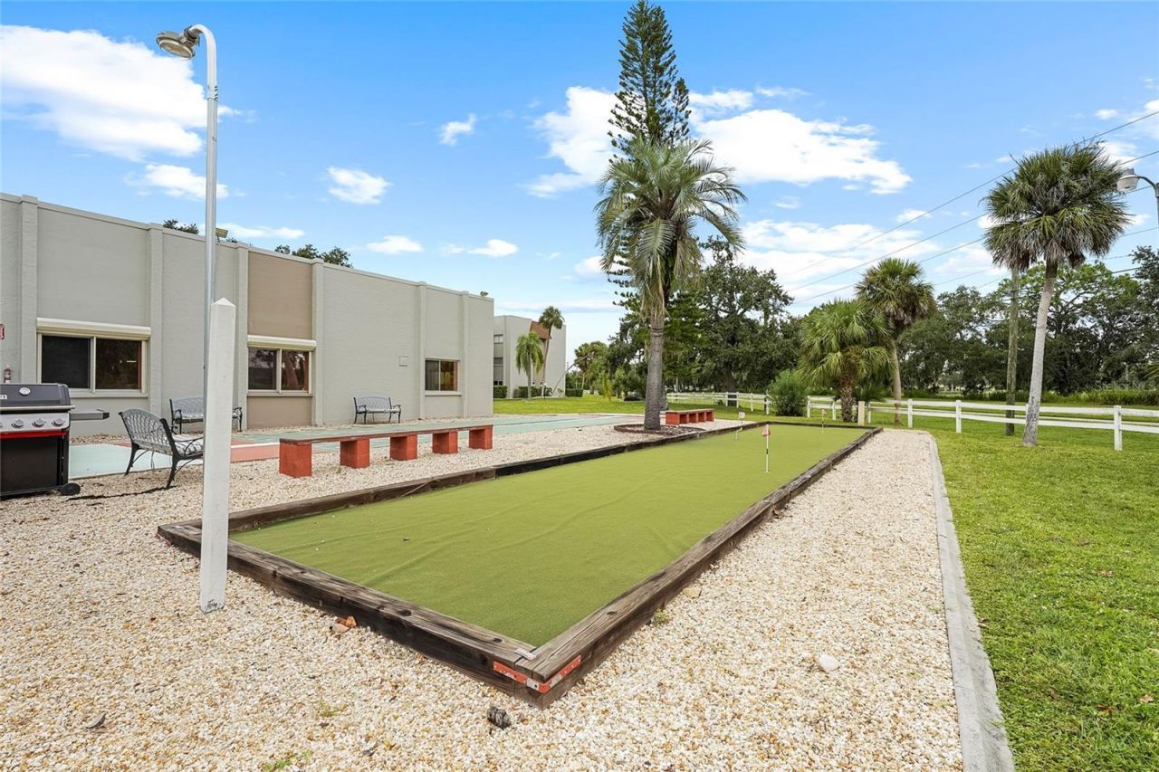 1540 Glen Oaks Drive E, Unit B134, Sarasota, FL 34232 Photo