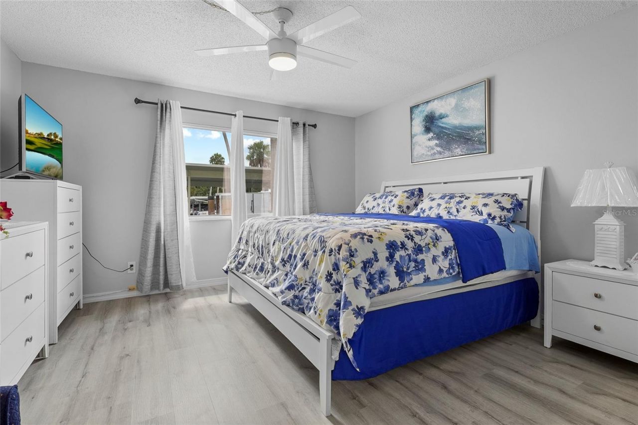 1540 Glen Oaks Drive E, Unit B134, Sarasota, FL 34232 Photo