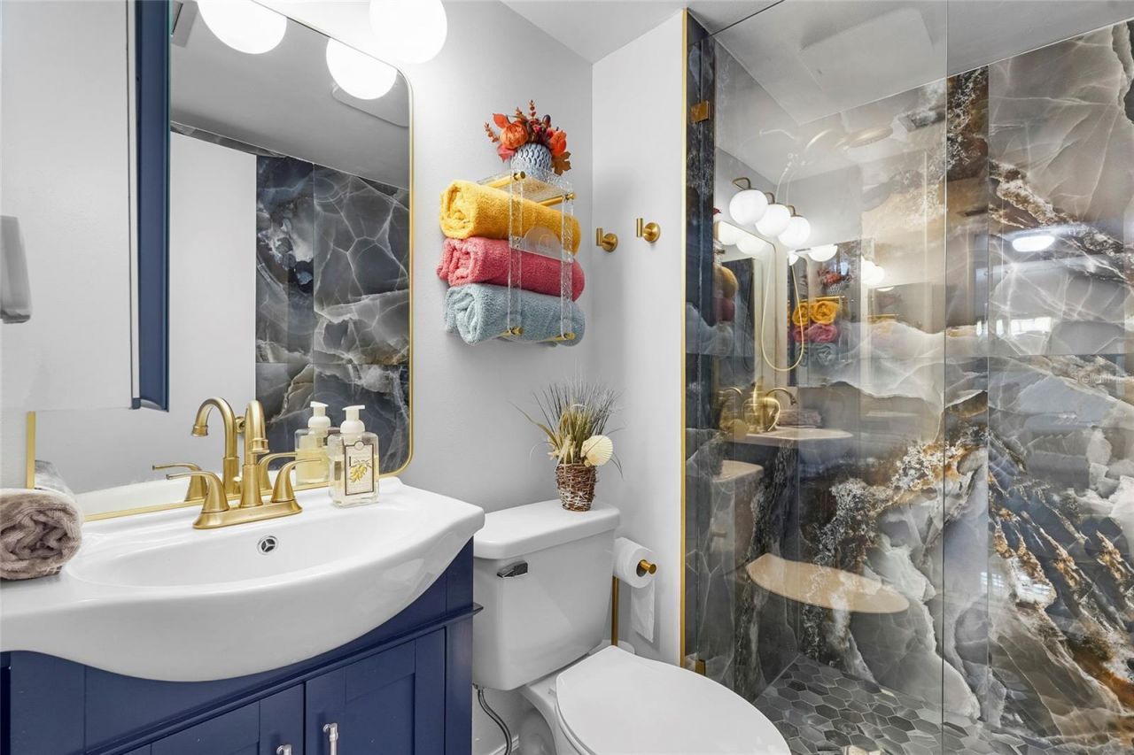 1540 Glen Oaks Drive E, Unit B134, Sarasota, FL 34232 Photo