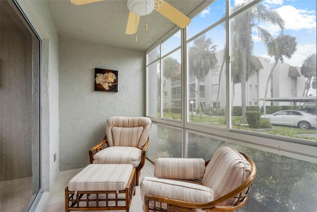 1540 Glen Oaks Drive E, Unit B134, Sarasota, FL 34232 Photo