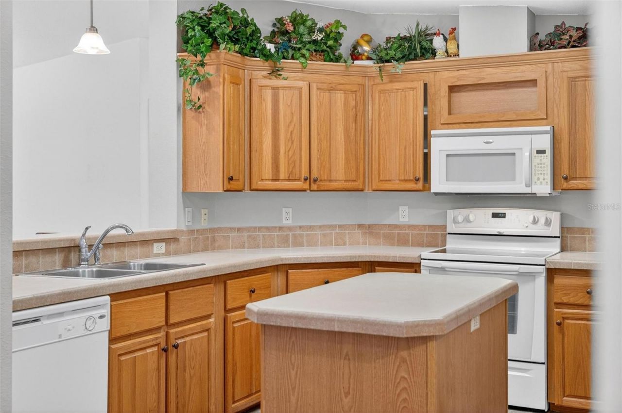 56310 Redbud Road, Astor, FL 32102 Photo