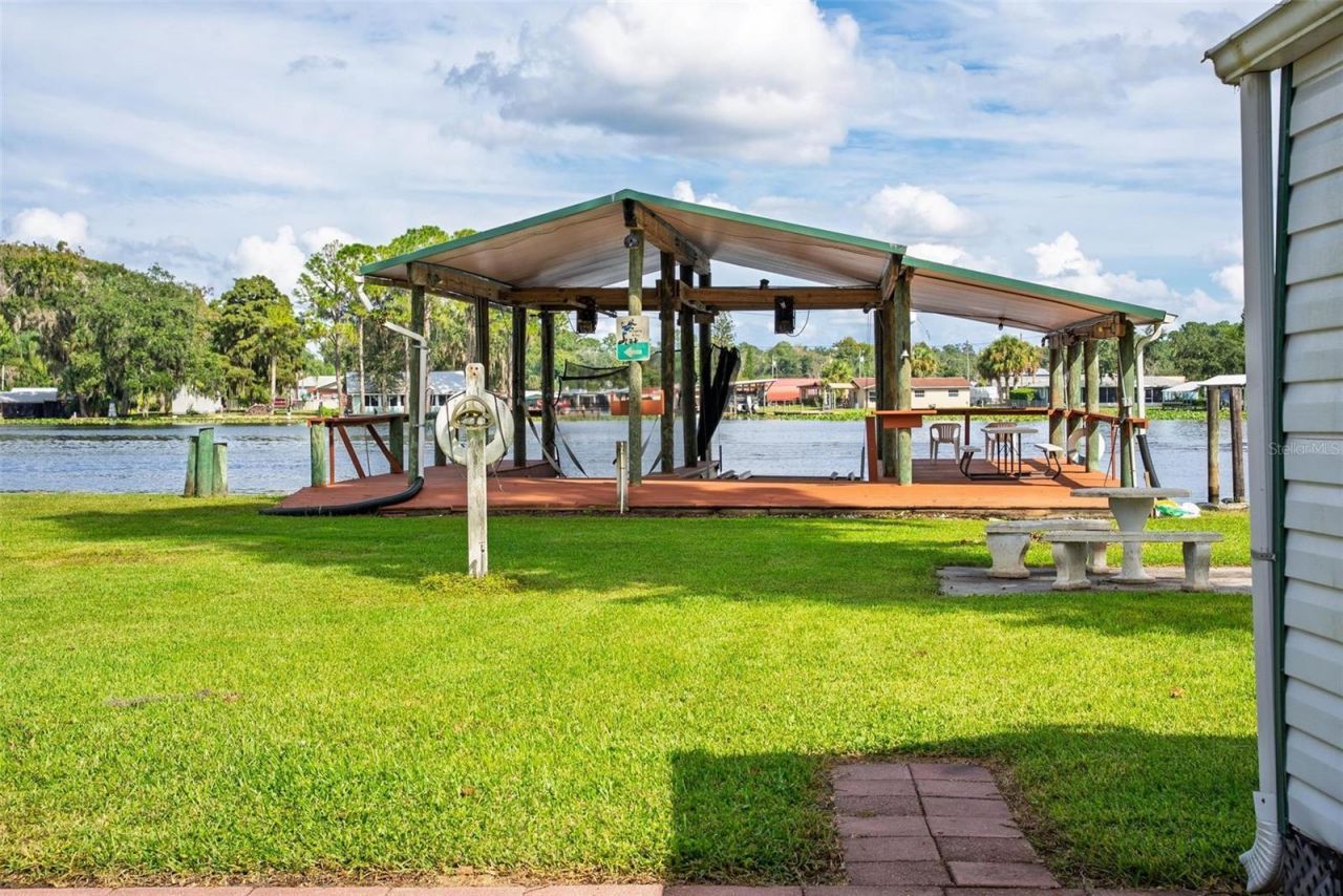 56310 Redbud Road, Astor, FL 32102 Photo