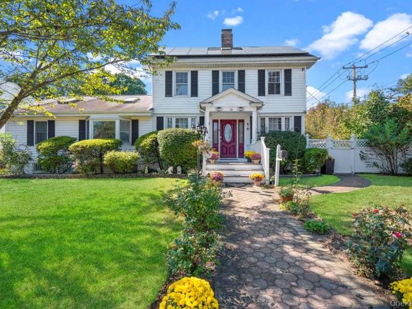 118 Grant Avenue, Albertson, NY 11507