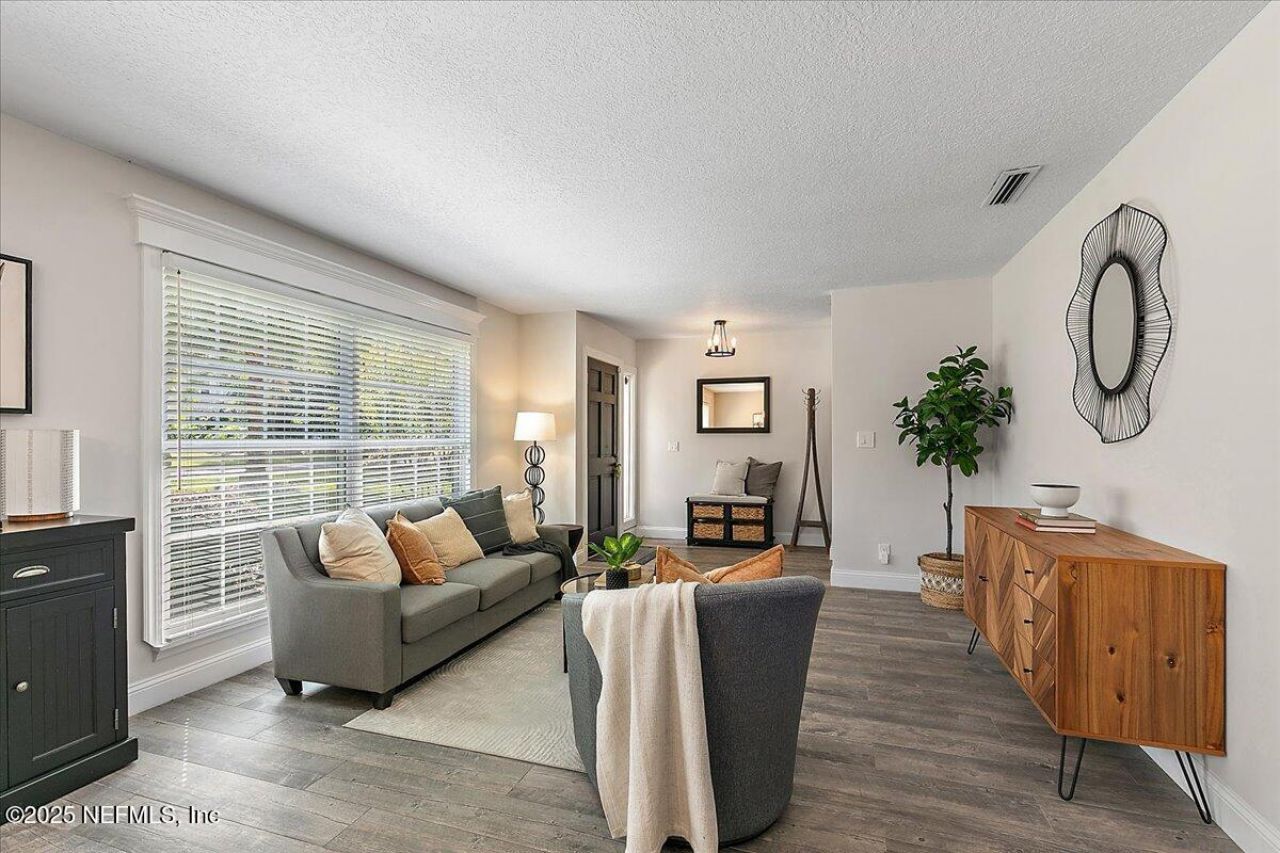 1819 Twelve Oaks Lane W, Neptune Beach, FL 32266 Photo