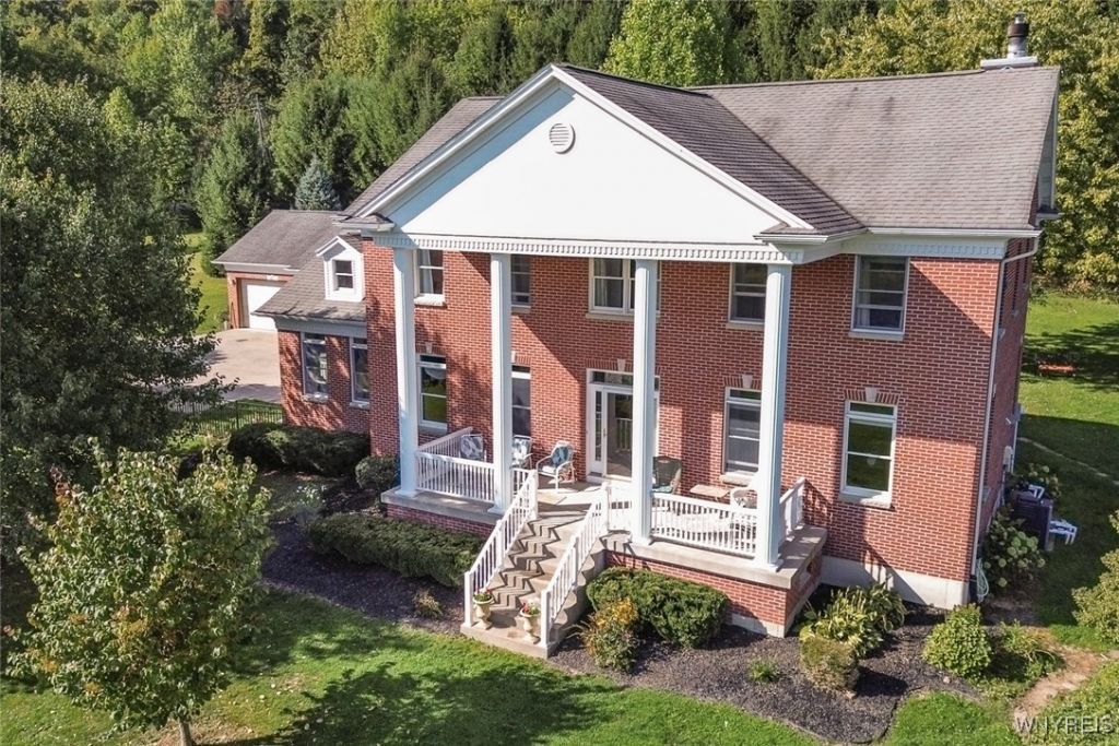 6405 Hillcroft Drive, Boston, NY 14025 Main Photo