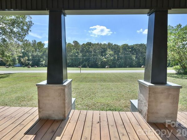 1826 N Oak Ridge Church Road, Yadkinville, NC 27055