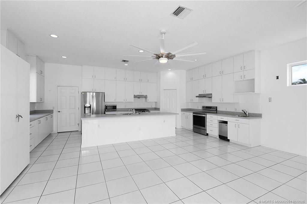 2746 SE Eagle Drive, Port Saint Lucie, FL 34984 Photo