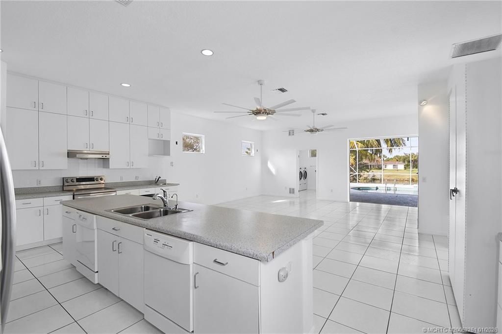 2746 SE Eagle Drive, Port Saint Lucie, FL 34984 Photo