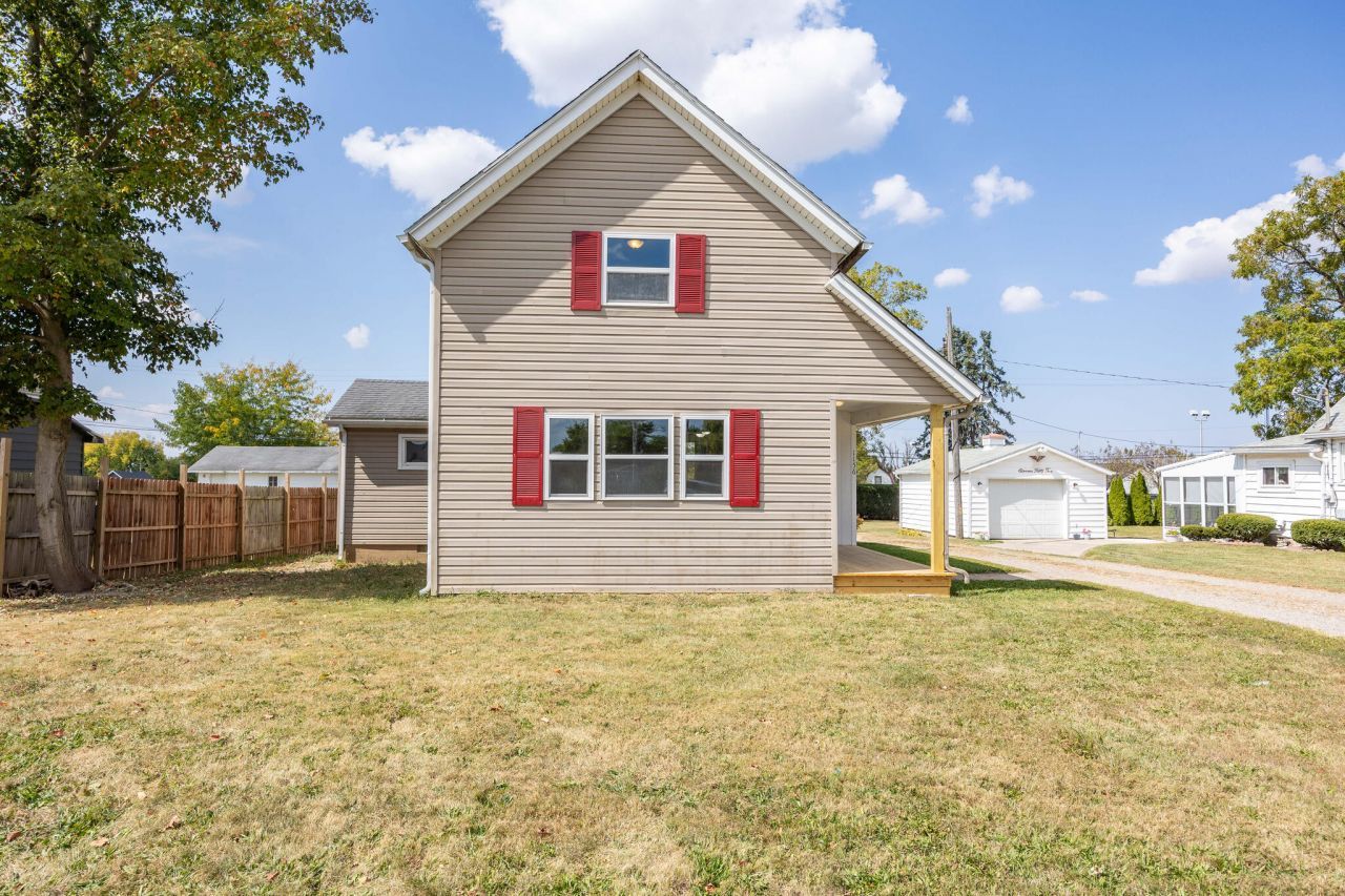 1156 S Greenwood Street, Bellefontaine, OH 43311 Main Photo