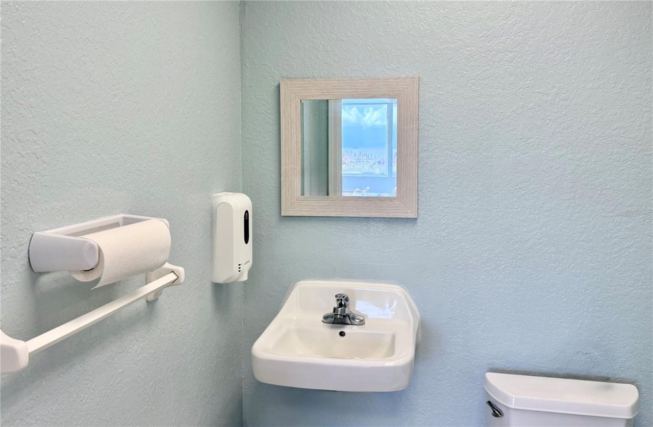 423 S Atlantic Avenue, Unit 102, New Smyrna Beach, FL 32169 Photo