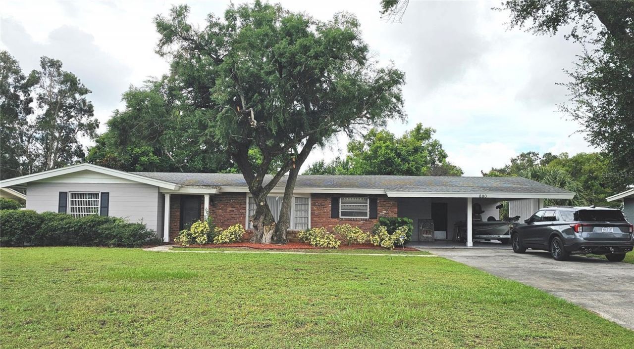 880 Oleander Drive Se, Winter Haven, FL 33880 Main Photo
