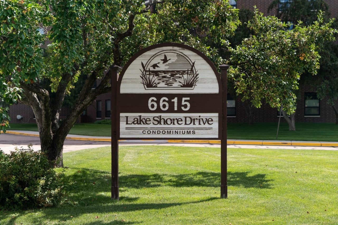 6615 Lake Shore Drive S, Unit 517, Richfield, MN 55423 Main Photo
