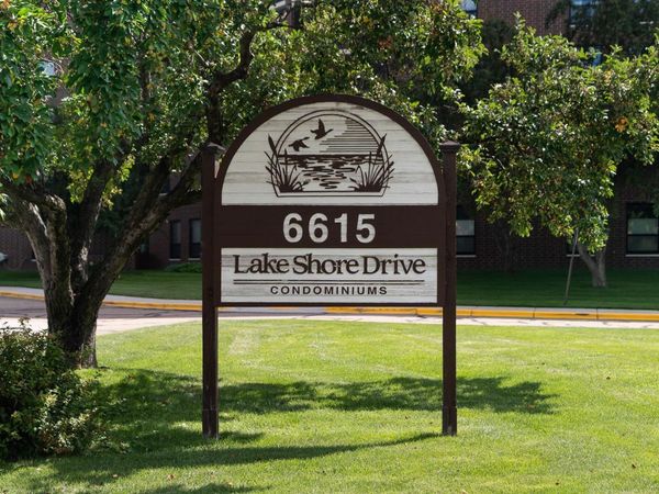 6615 Lake Shore Drive S, Unit 517, Richfield, MN 55423