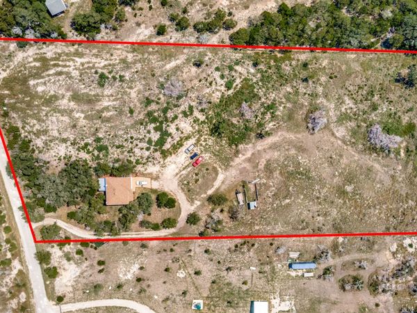 744 County Road 2651, Rio Medina, TX 78066