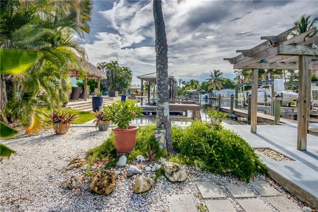 2660 Date St, Saint James City, FL 33956 Photo