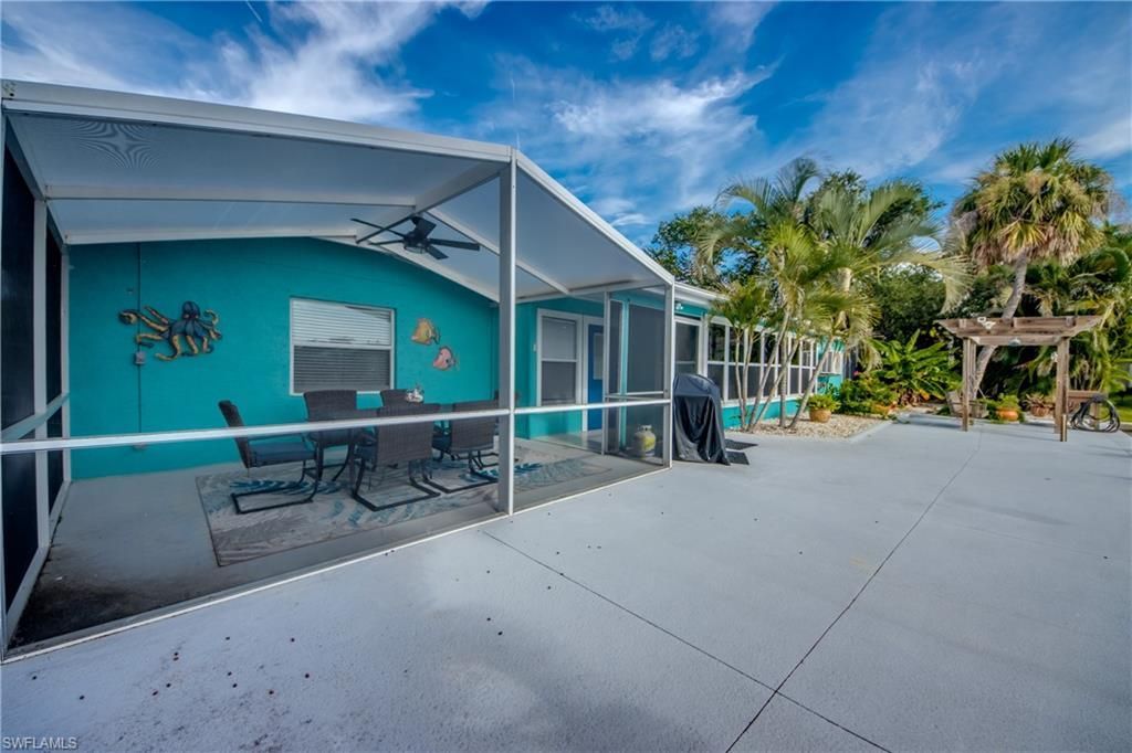 2660 Date St, Saint James City, FL 33956 Photo