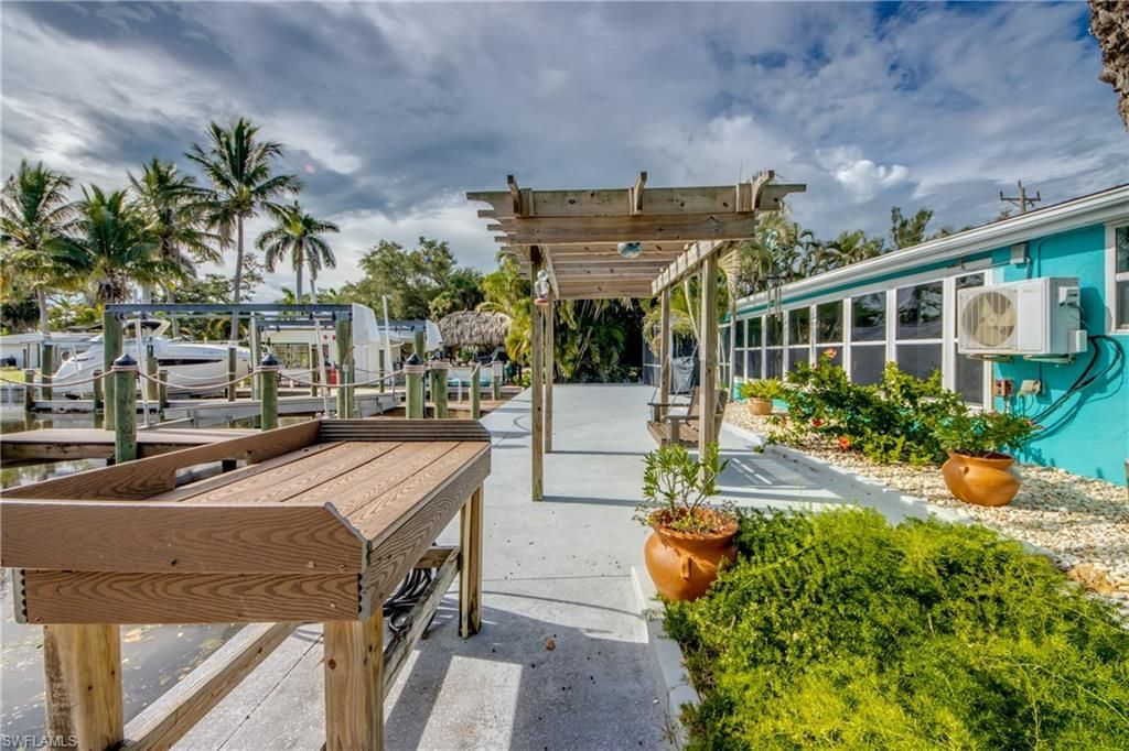 2660 Date St, Saint James City, FL 33956 Photo