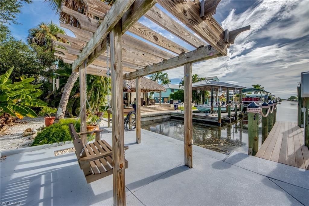 2660 Date St, Saint James City, FL 33956 Photo