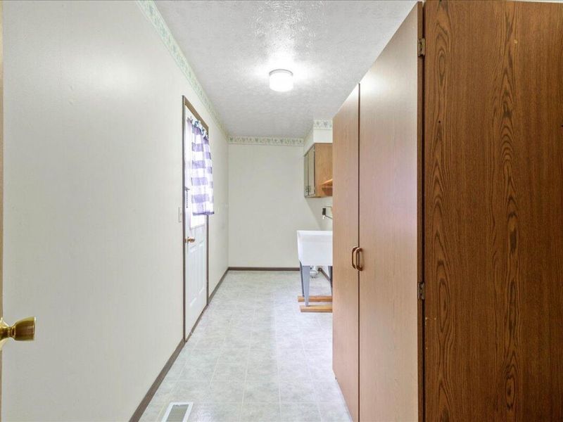 2137 Manhattan Boulevard, Springfield, OH 45504 Photo 25