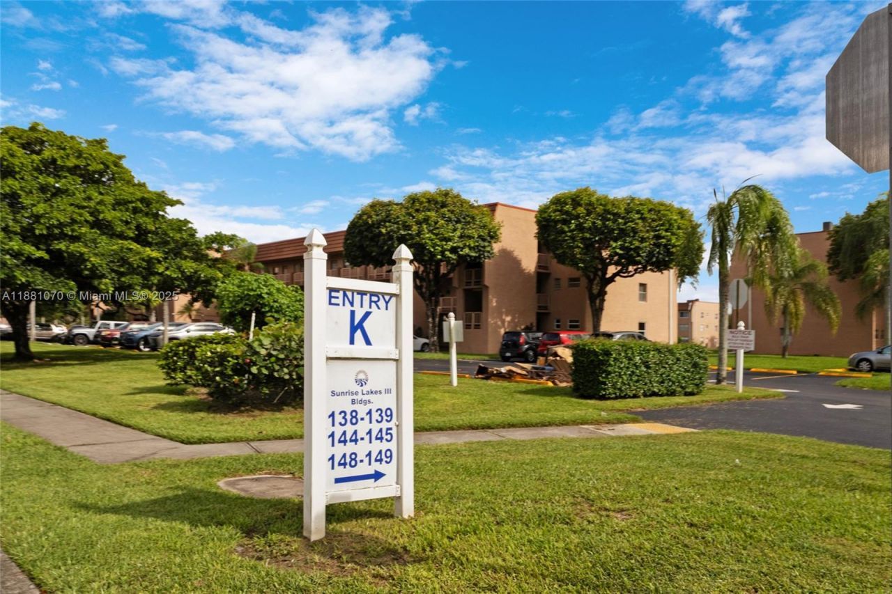 9620 Sunrise Lakes Blvd, Unit 205, Sunrise, FL 33322 Photo