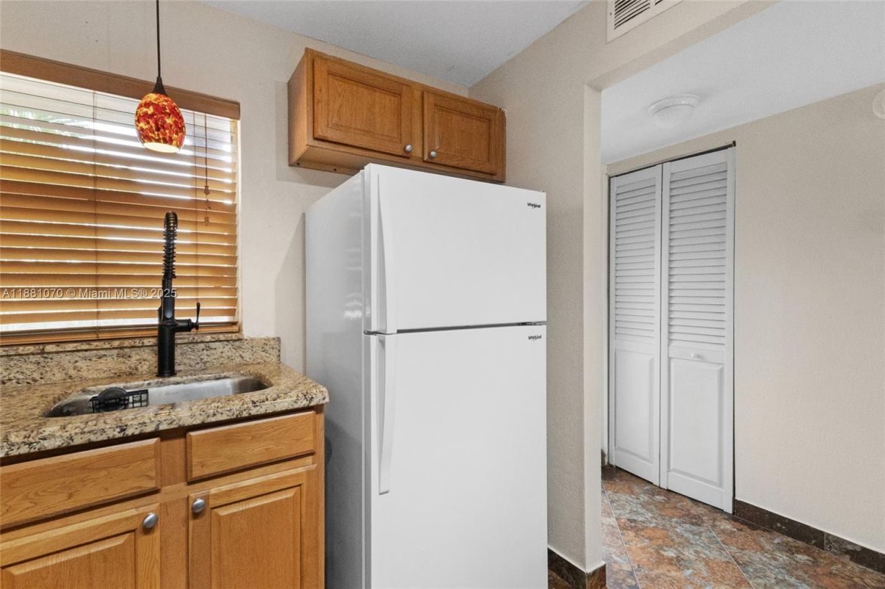 9620 Sunrise Lakes Blvd, Unit 205, Sunrise, FL 33322 Photo