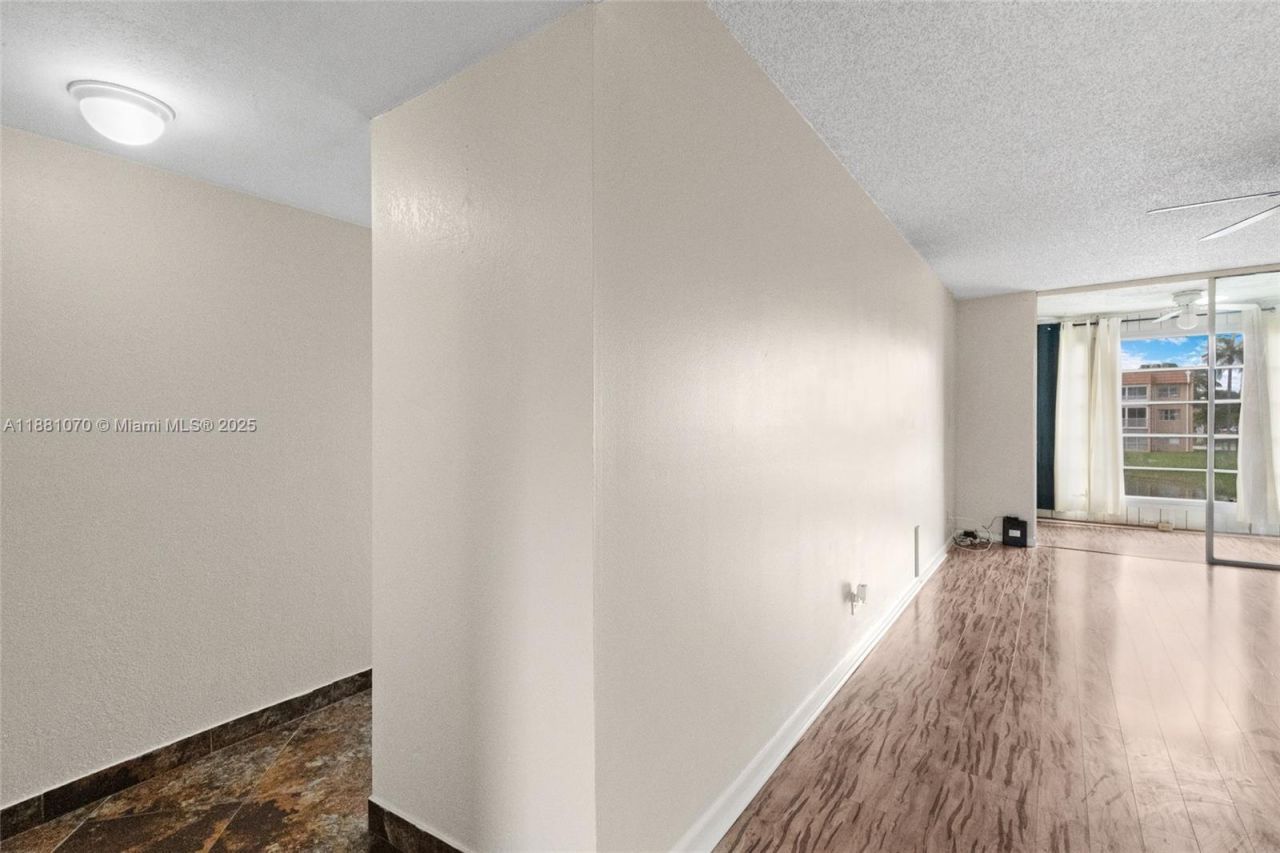 9620 Sunrise Lakes Blvd, Unit 205, Sunrise, FL 33322 Photo