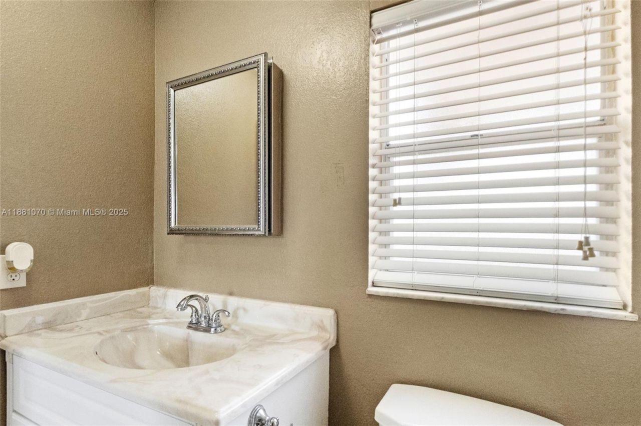 9620 Sunrise Lakes Blvd, Unit 205, Sunrise, FL 33322 Photo