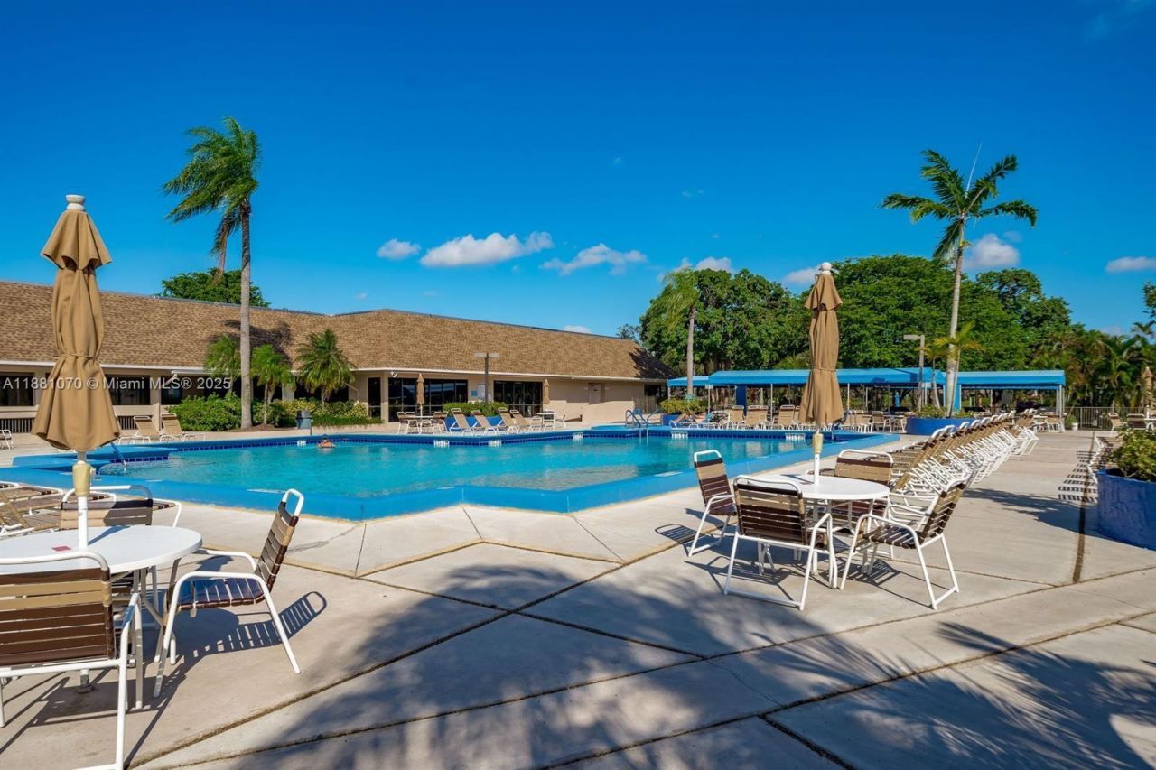 9620 Sunrise Lakes Blvd, Unit 205, Sunrise, FL 33322 Photo