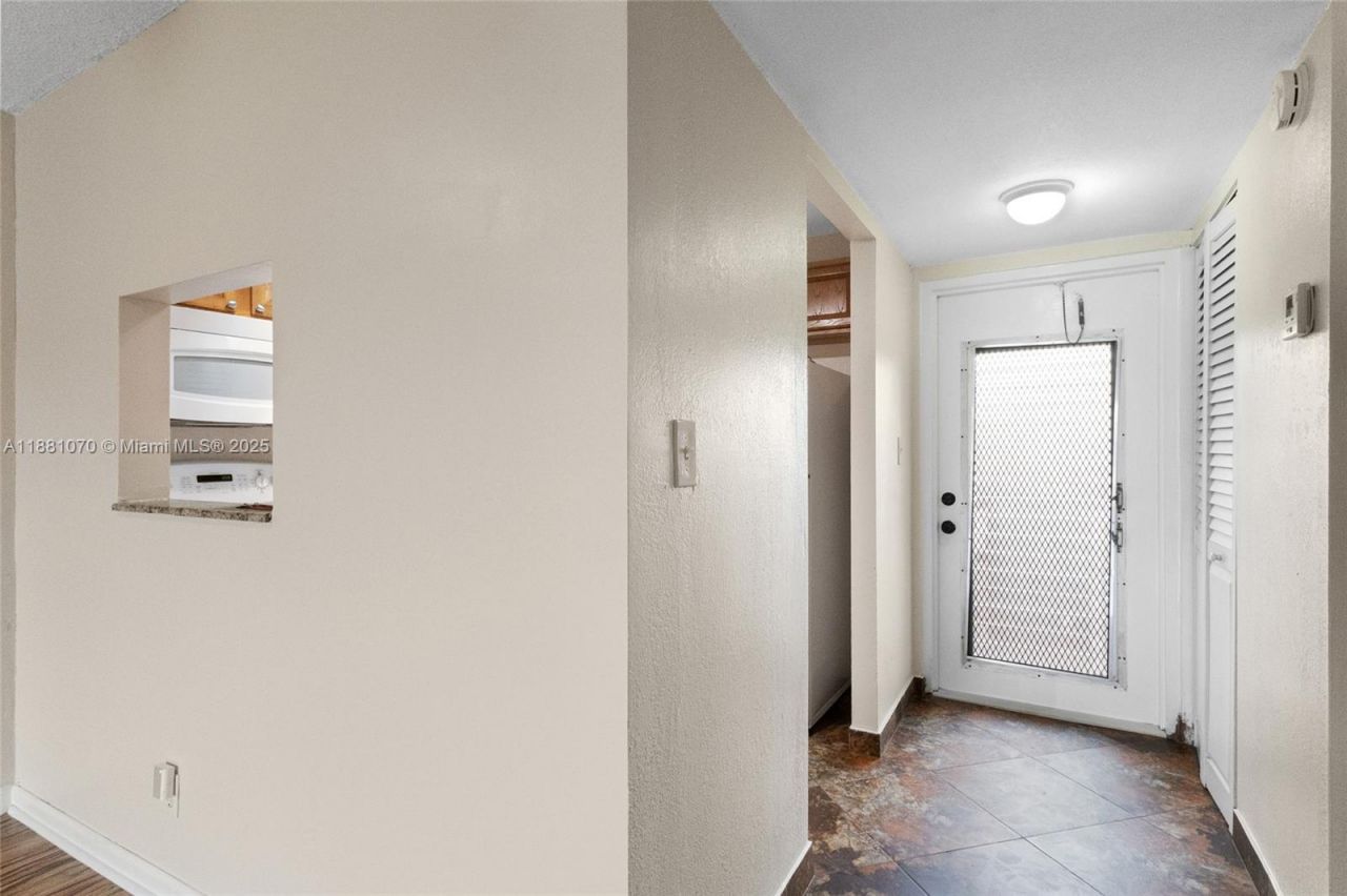 9620 Sunrise Lakes Blvd, Unit 205, Sunrise, FL 33322 Photo