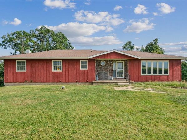 32365 US Highway 52, Bellevue, IA 52031