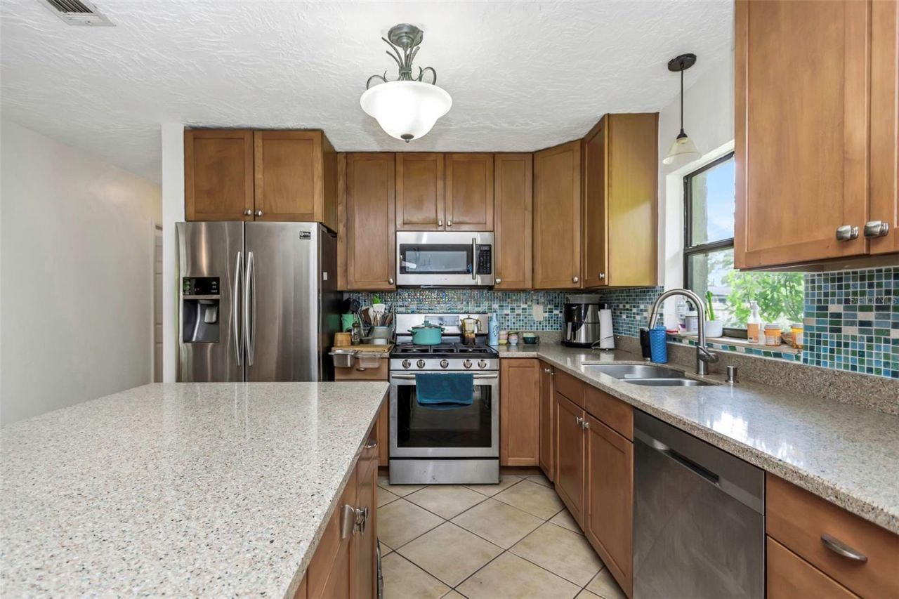 2600 56th Lane N, Saint Petersburg, FL 33710 Photo