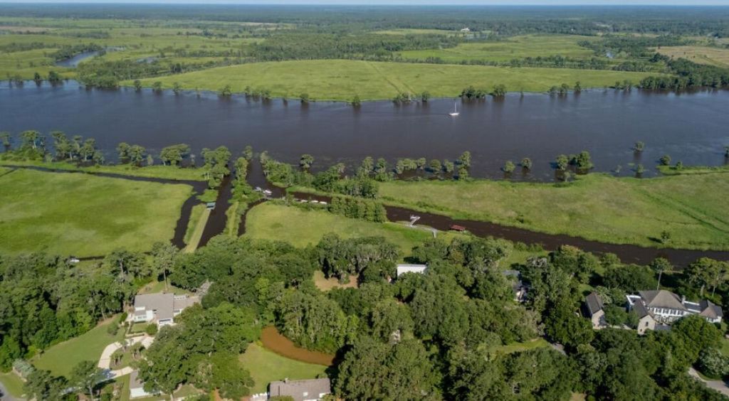 313 Rossdhu Avenue Photo 25