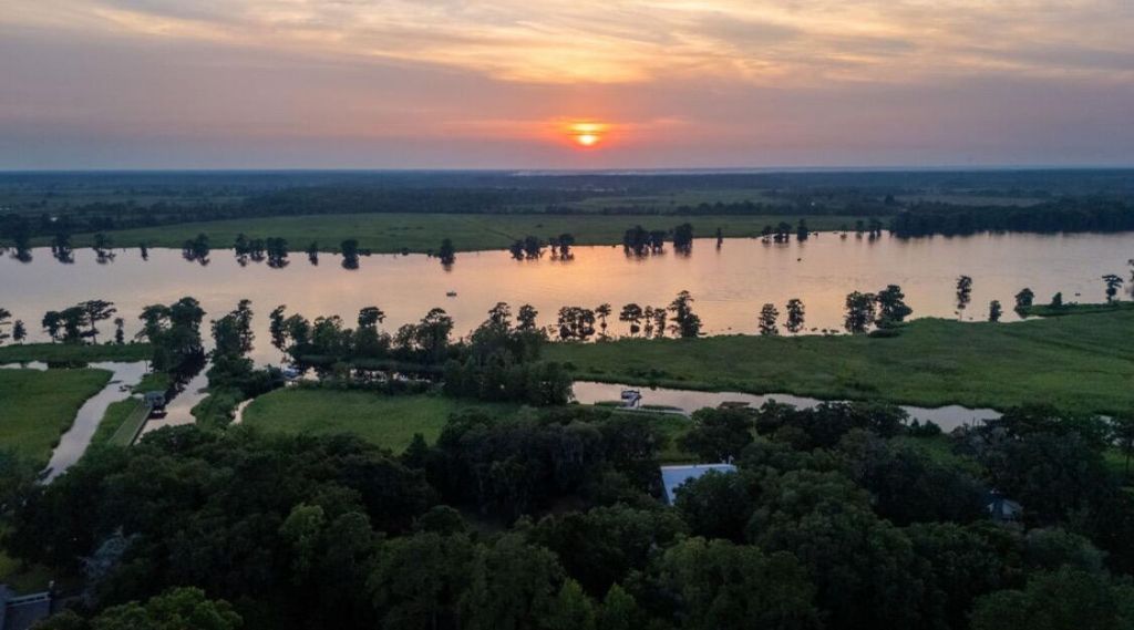 313 Rossdhu Avenue Photo 4