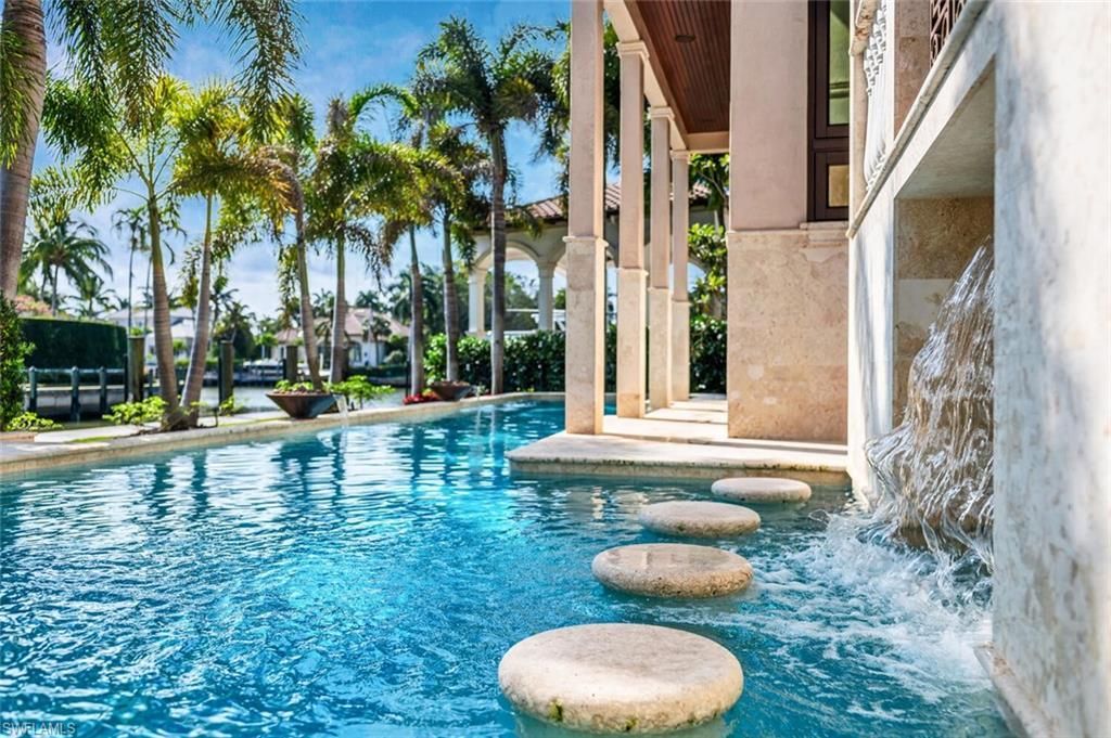 2233 Forrest Ln, Naples, FL 34102 Photo